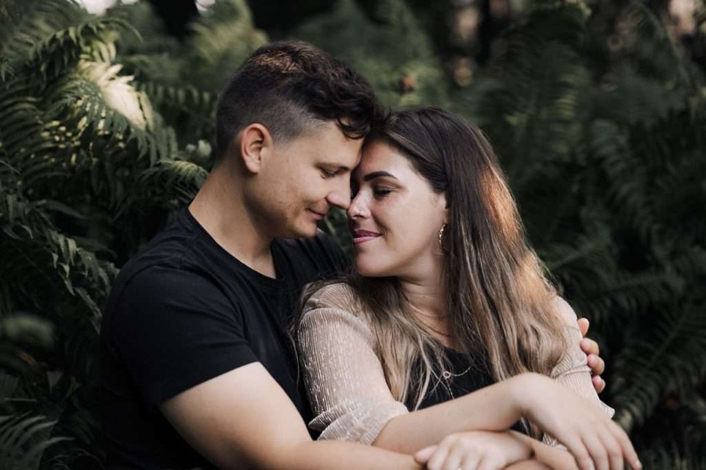 Engagement-Shooting im wunderschönen Wassergarten in Mitterskirchen