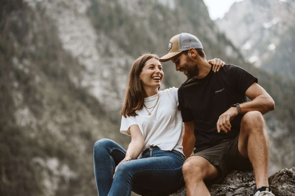Engagement-Shooting-Berchtesgaden-Königssee-Salet-Emotional-Lachen