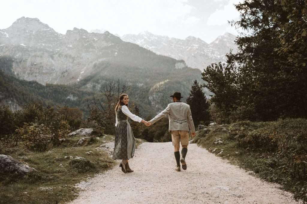 Engagement-Shooting-Berchtesgaden-Königssee-Salet-Tracht