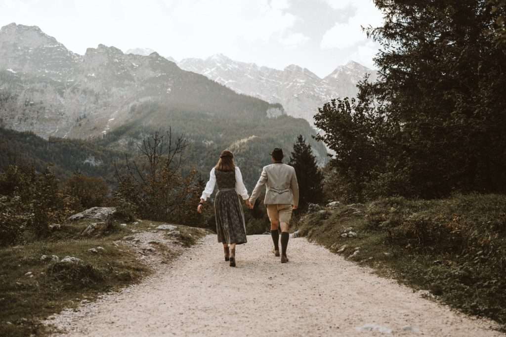 Engagement-Shooting-Berchtesgaden-Königssee-Salet-Tracht