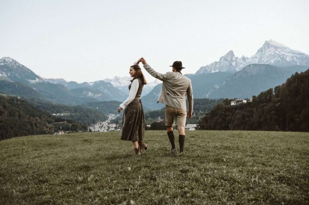 Engagement-Shooting-Berchtesgaden-Watzmann-Tracht