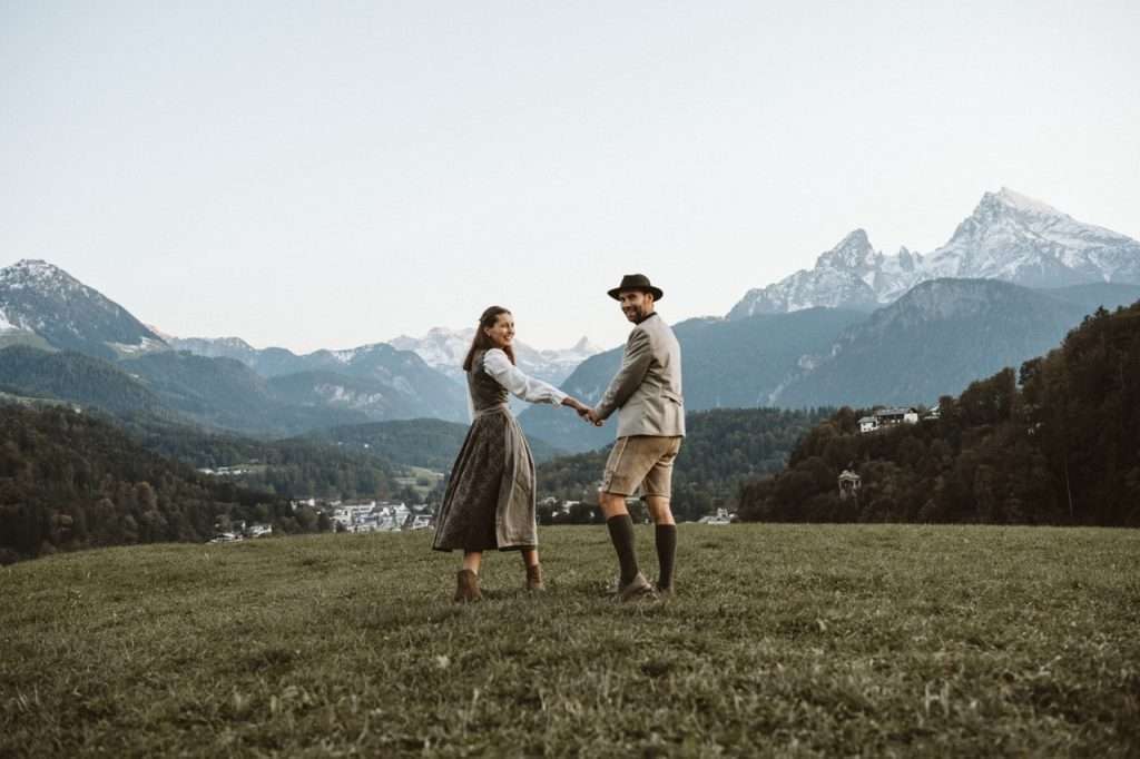 Engagement-Shooting-Berchtesgaden-Watzmann-Tracht