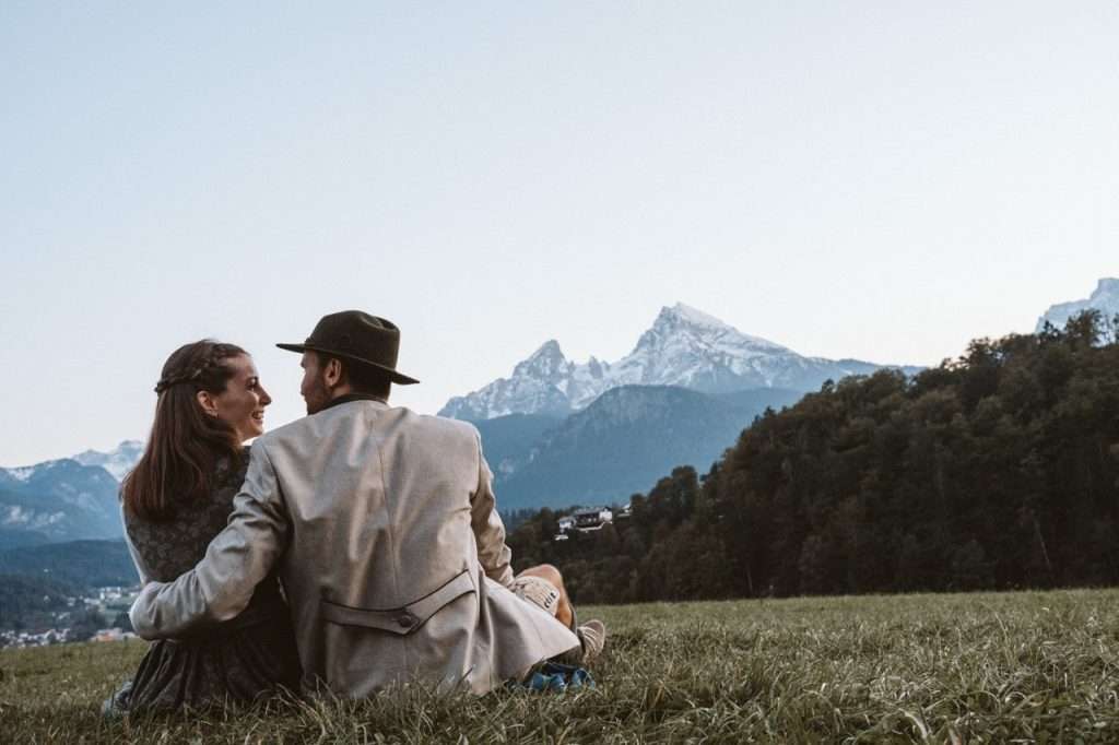Engagement-Shooting-Berchtesgaden-Watzmann-Tracht