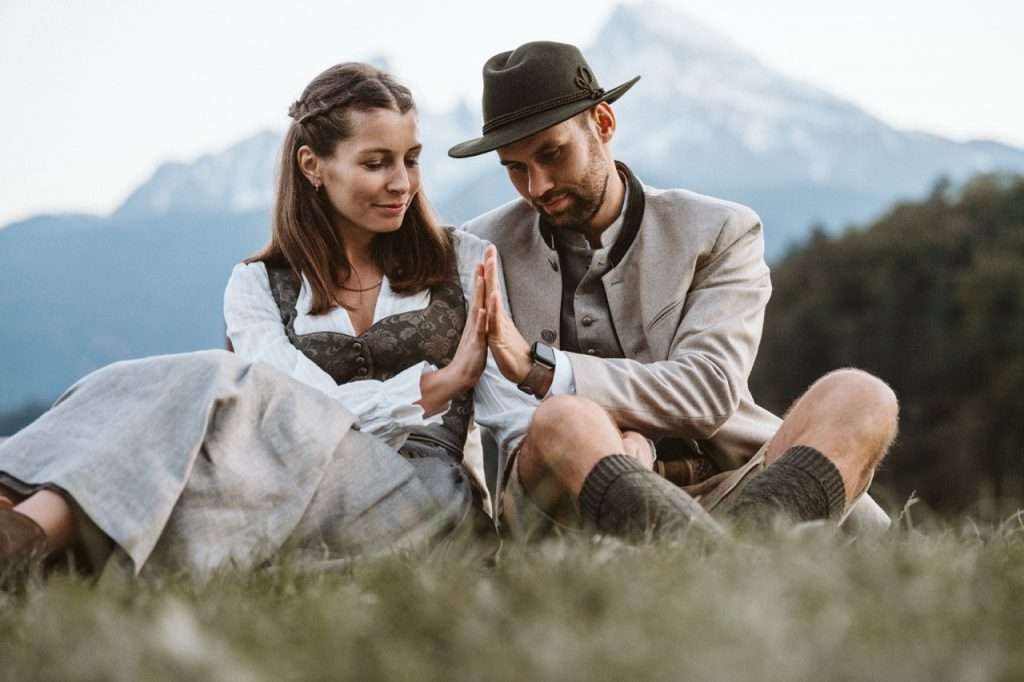 Engagement-Shooting-Berchtesgaden-Watzmann-Tracht