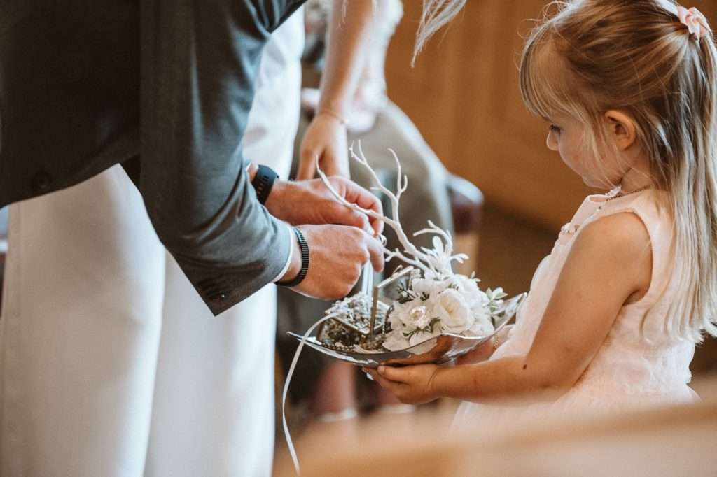 Hochzeitsfotograf-Eggenfelden-Standesamt-Ringübergabe