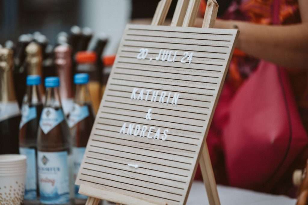 Hochzeitsfotograf-Eggenfelden-Standesamt-Sektempfang