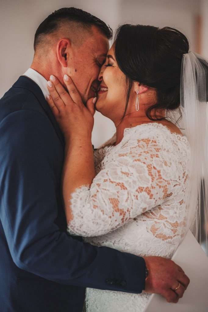 Hochzeitsfotograf-Ranshofen-Österreich-Standesamtliche Trauung-Kuss